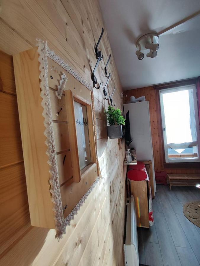 Le Petit Nid Rouge Apartment Ustou Екстериор снимка